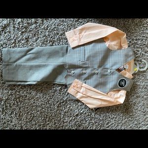 Toddler 4pc suit set.